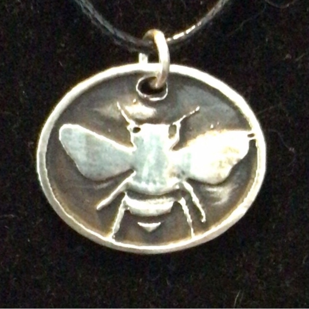 925 Bumblebee design unisex pendant - Picture 1 of 4